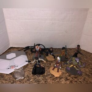 Disney Infinity 3.0 Star Wars Lot Of 7 Figures, 1 Crystal, 1 Portal Base Disney